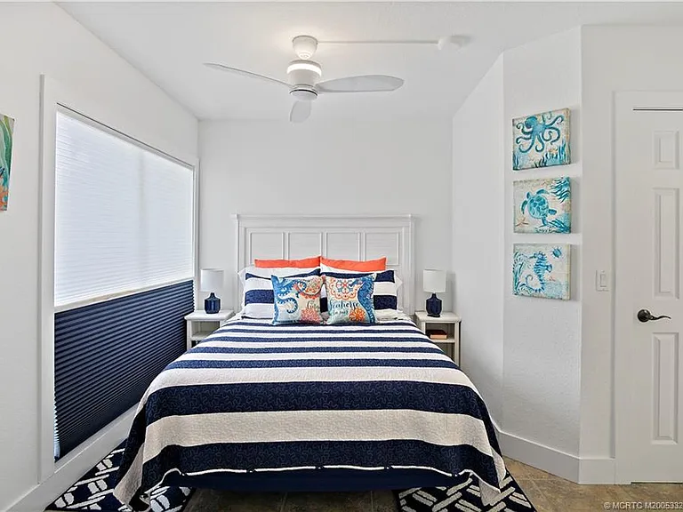 245 NE Macarthur Blvd #12 — Photo 10