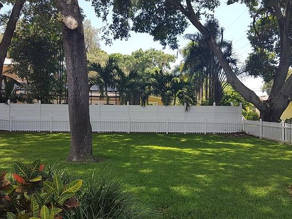 2nd image of 130 Palmetto Ln