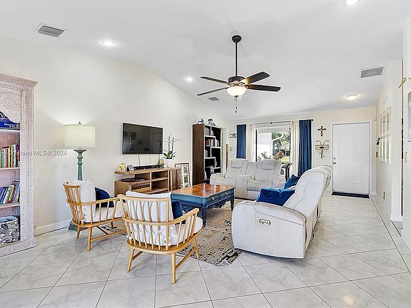 5th image of 4913 NW 96th Ter