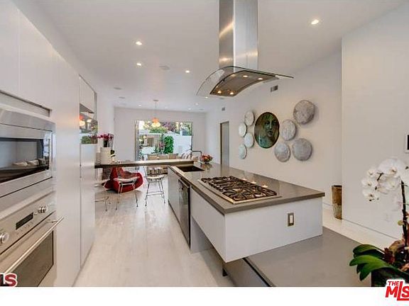 3rd image of 841 Hilldale Ave