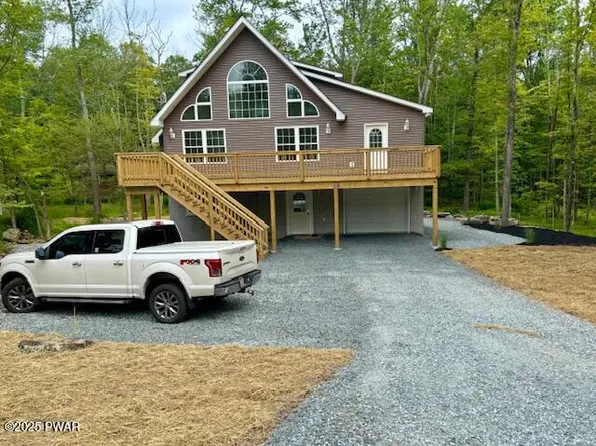 9 Wallenpaupack Dr, Lake Ariel, PA 18436