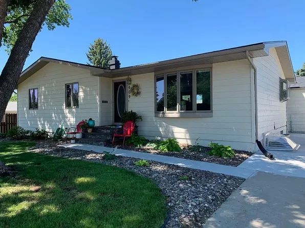 609 N Oneida Ave, Pierre, SD 57501