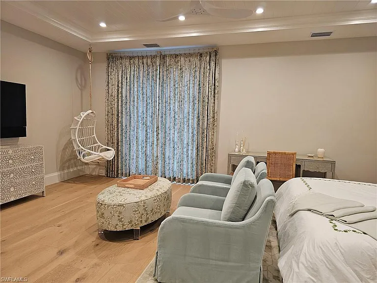 637 Palm Cir W — Photo 25