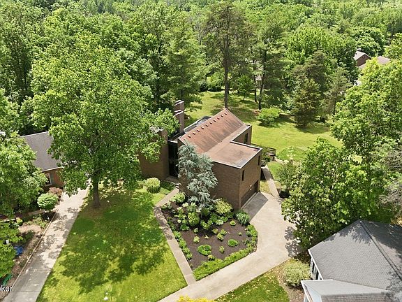 3rd image of 1500 Sylvan Ct