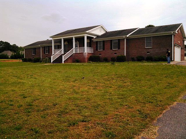 1st image of 113 Hollydale Ln