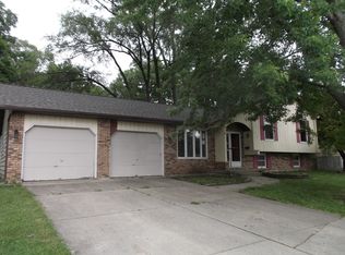 215 Cherry St, South Elgin, IL 60177