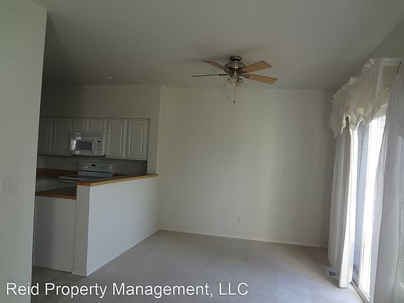 4th image of 1544 NW Seasons Ln