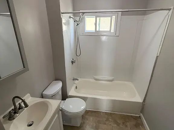 3rd image of 318 Broadway #2