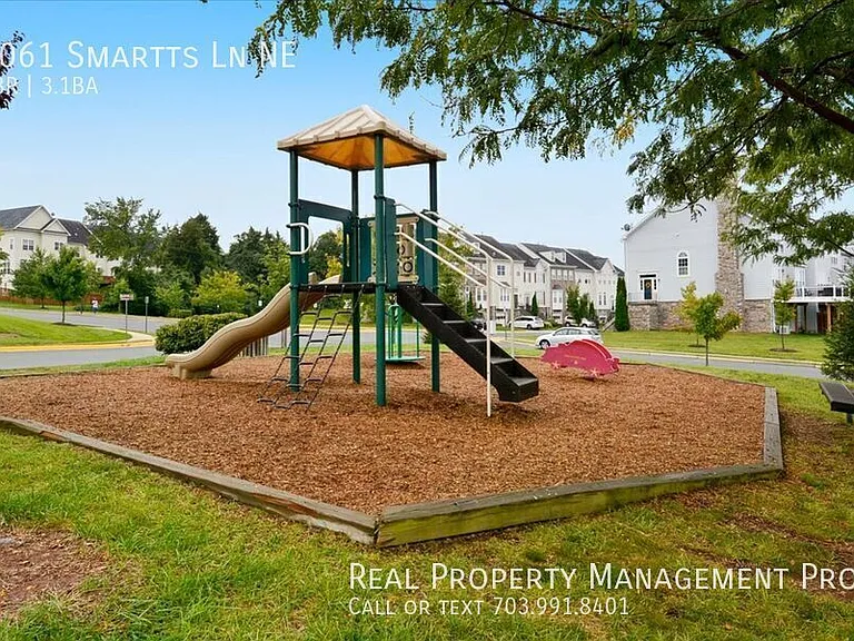 1061 Smartts Ln NE — Photo 40