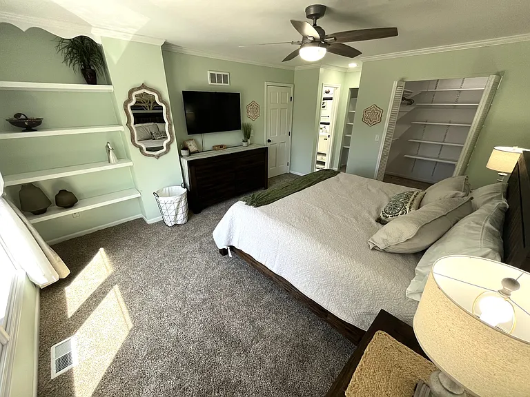 6220 Crofton Dr — Photo 11