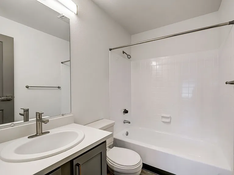 Shift Apartments — Photo 7