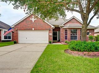 312 Colony Creek Dr, Dickinson, TX 77539