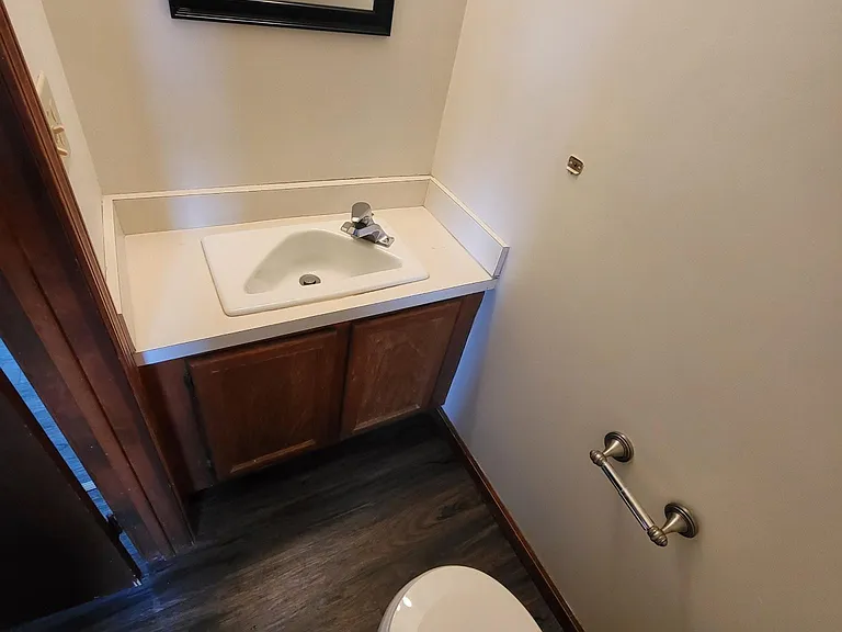 84 Village Ln — Photo 12