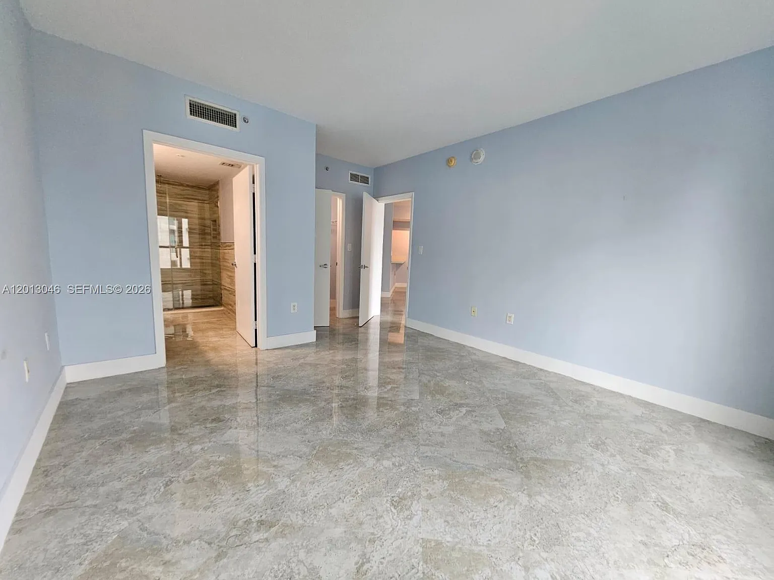 2 bed, 1150 sqft, $3,300 — Photo 2