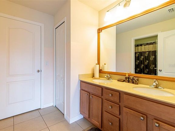 5th image of 12226 Ledbury Commons Dr