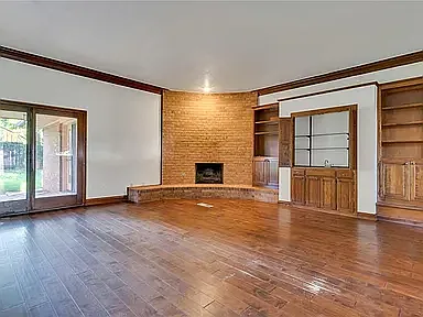 3 bed, 2260 sqft, $2,100 — Photo 2