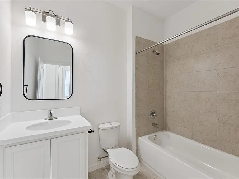 756 Steerview St — Photo 28