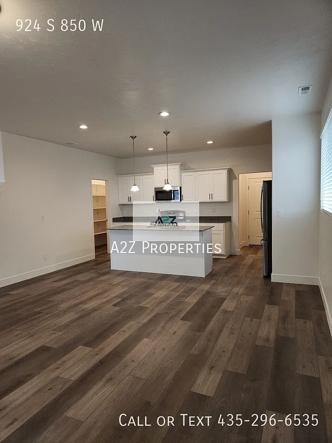 3 bed, 2.5 bath, 1901 sqft, $2,100 — Photo 3