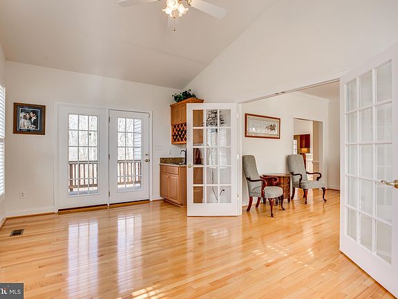 3rd image of 209 Arden Ln