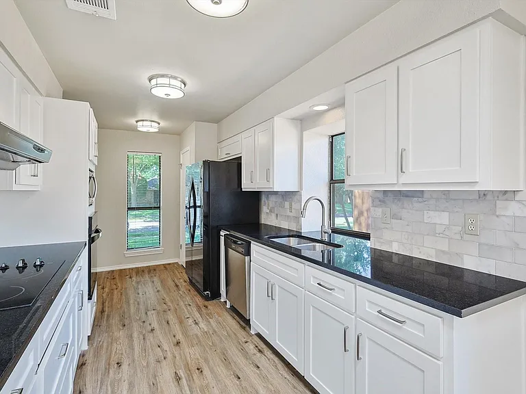 653 Raven Ln — Photo 18