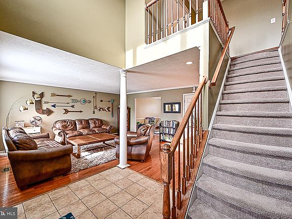 5th image of 14 Saint Lisas Ct