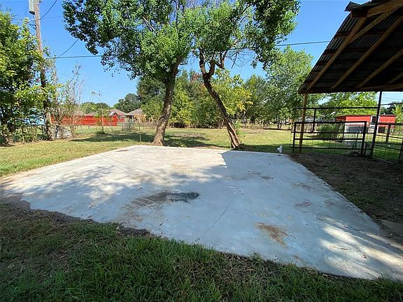 5th image of 16207 Lee Way Dr