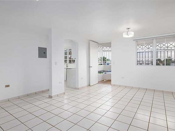 5th image of 650 Calle Ceciliana #704