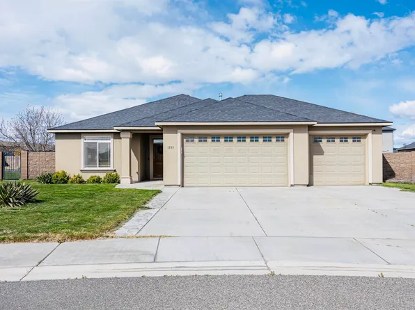 1333 Platinum Pl, West Richland, WA 99353