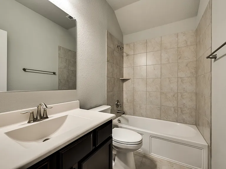 15925 Holly Crk — Photo 24