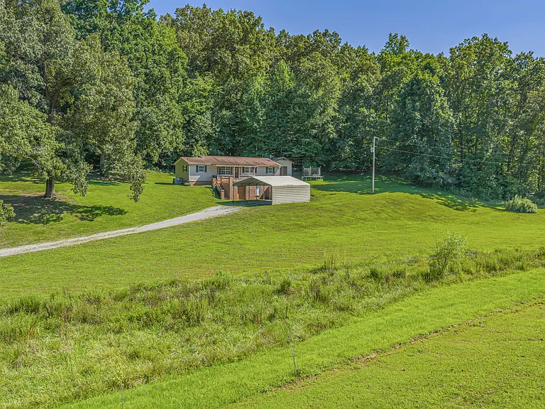 1229 Everett Rd — Photo 39