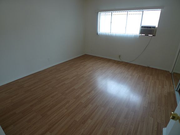 4th image of 332 Milford St APT 4