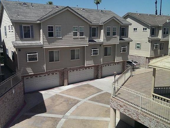 3rd image of 9340 Somerset Blvd