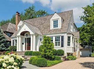 62 Chestnut Ave, Clarendon Hills, IL 60514