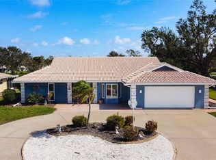 2 Windsor Dr, Englewood, FL 34223