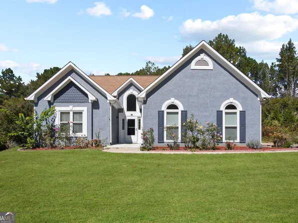 31 Pecan Lake Dr, Sharpsburg, GA 30277
