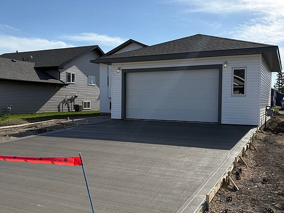 3rd image of 6 4th Ave N