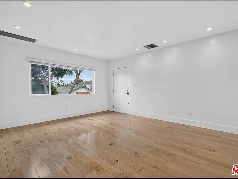 119 Paloma Ave #M — Photo 7