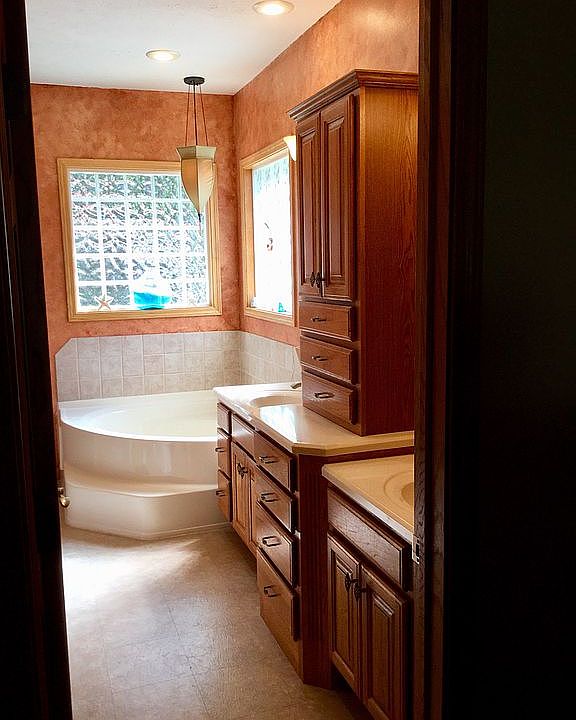 2nd image of 517 N Admirals Pointe Dr