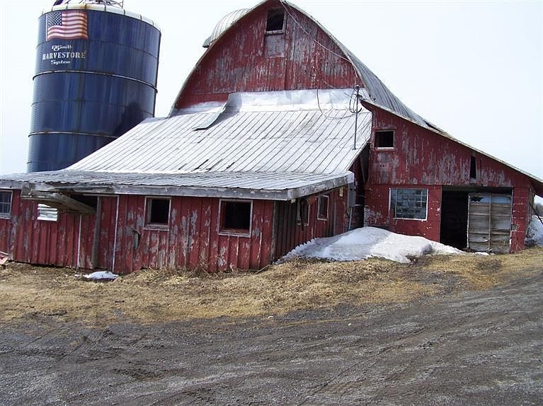 2nd image of 488 Turnpike Rd