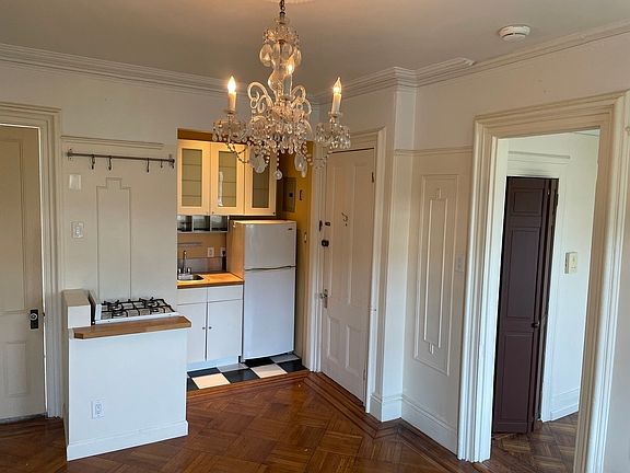 3rd image of 18 Herkimer St #2