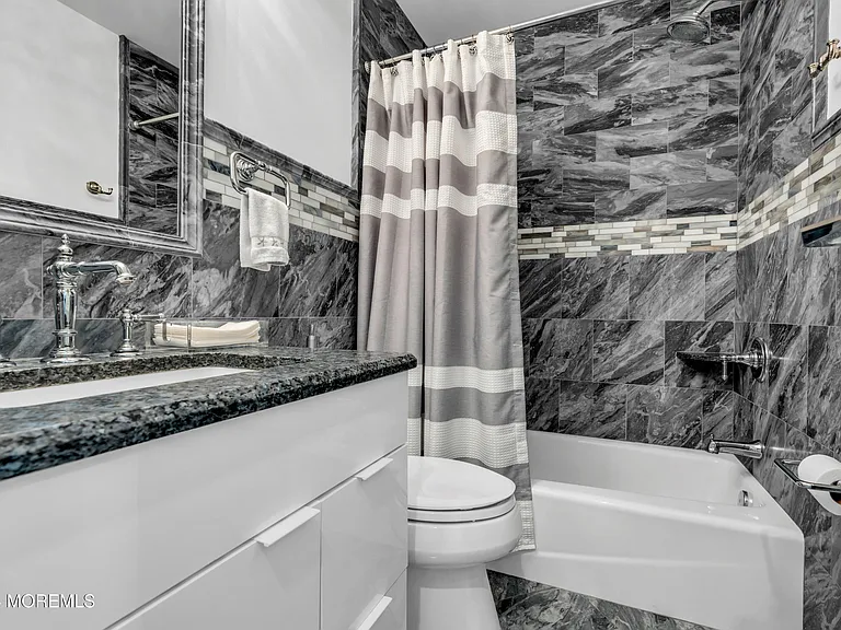 213 Hayes Ct — Photo 14