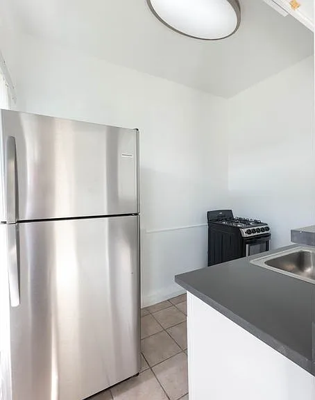 257 S Kenmore Ave #103 — Photo 5