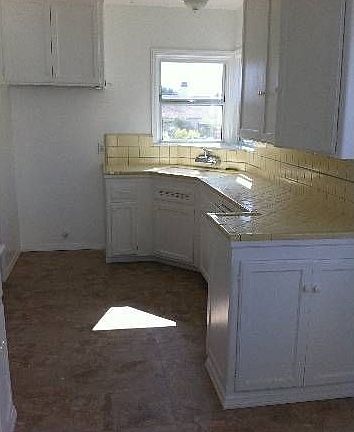 5th image of 8007 Truxton Ave