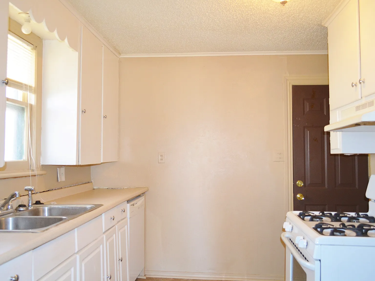 2 bed, 864 sqft, $875 — Photo 4