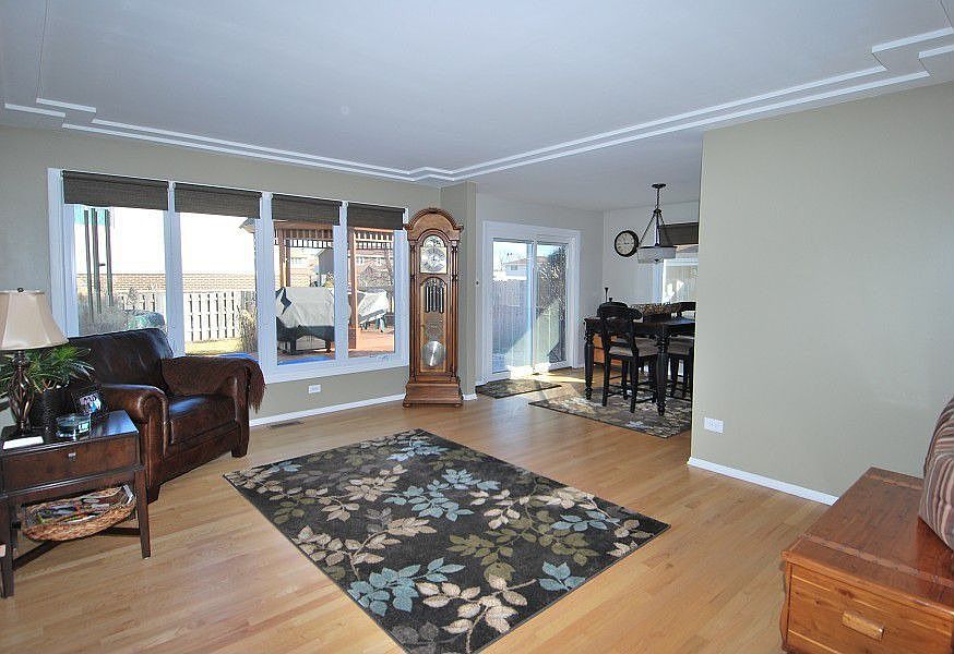 1st image of 17037 Creekside Ave