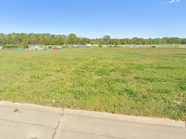 6649 River Bend Dr, Johnston, IA 50131