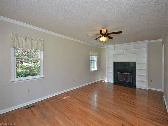 5th image of 318 Melissa Way
