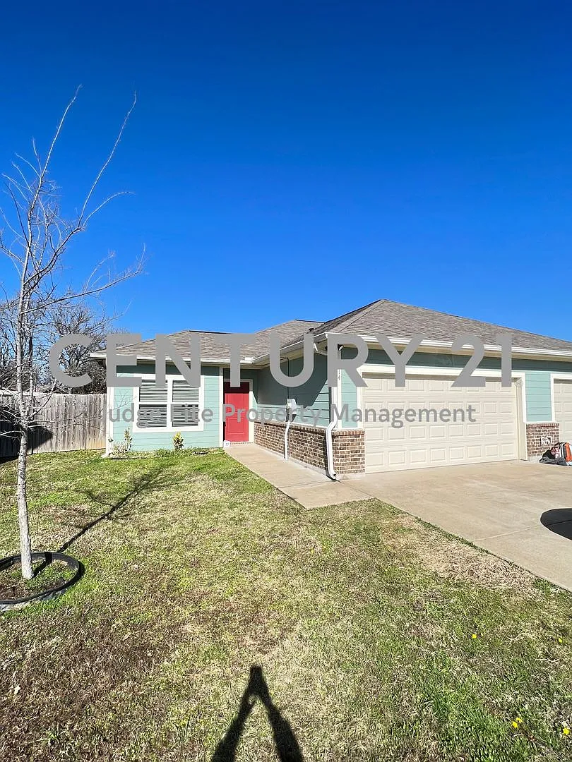 Beautiful and Contemporary 2/2/2 Duplex in Kemp ISD! — Photo 1