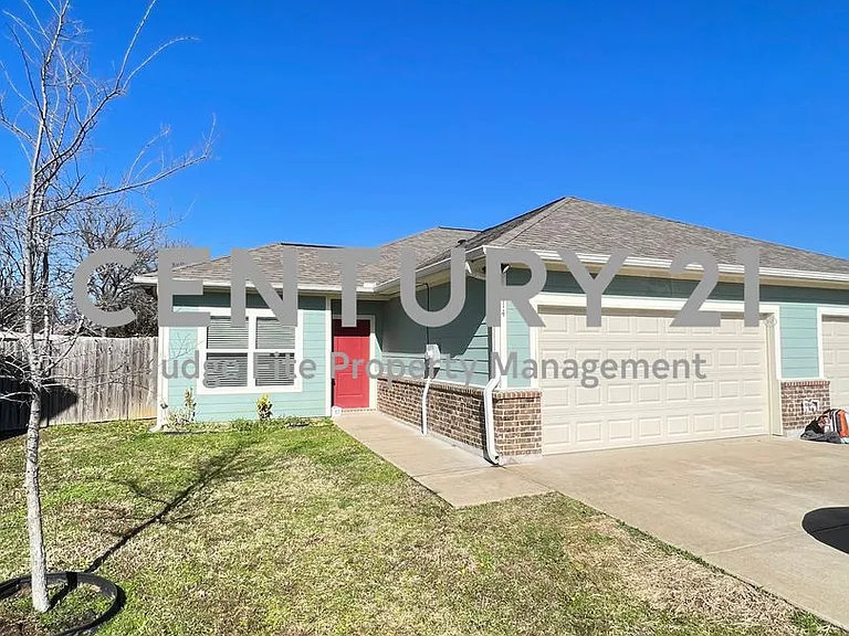 214 Lasso Cir — Photo 1