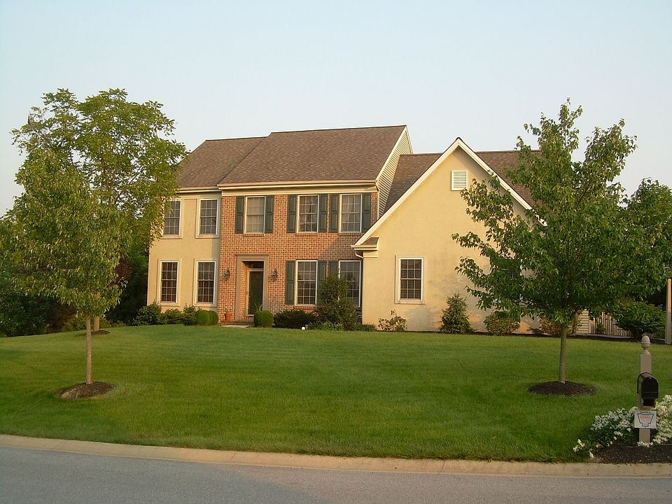 Brick and Stucco Front